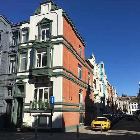 Chic & Cosy In 300m From Beach Free P In Street Apartment